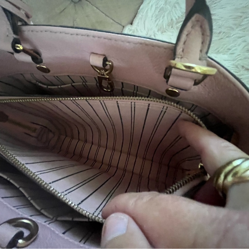 Louis Vuitton Montaigne Empriente bag - Picture 10 of 17